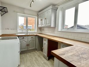 Kitchen- click for photo gallery